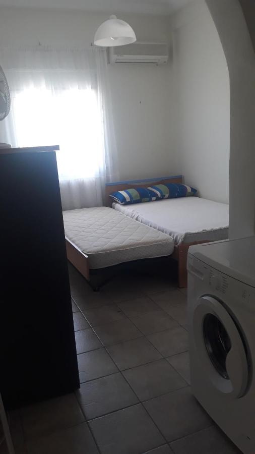 Central Apartments Eretria Екстер'єр фото