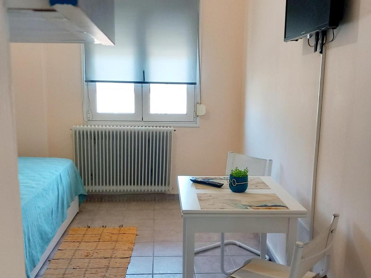 Central Apartments Eretria Екстер'єр фото
