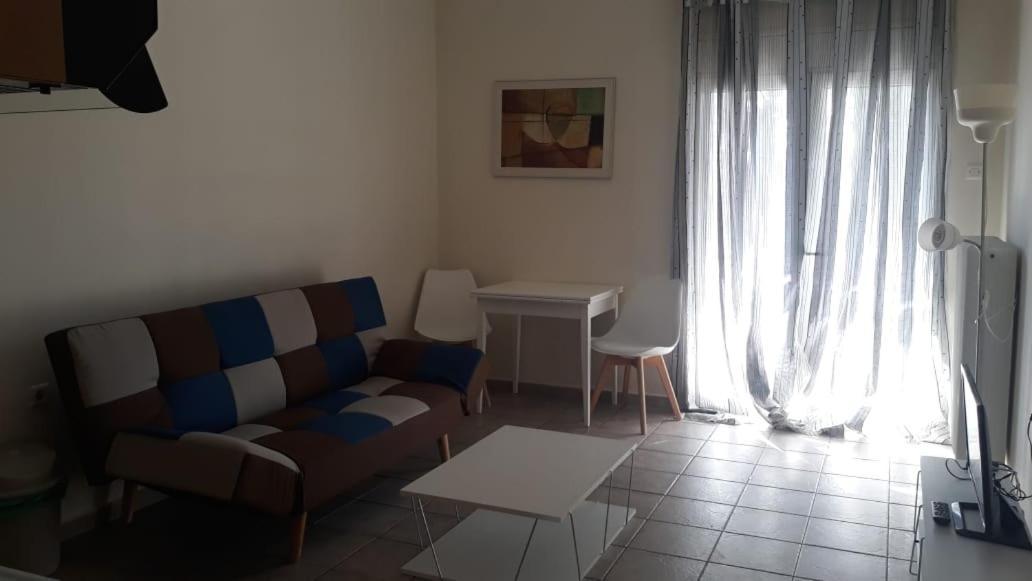 Central Apartments Eretria Екстер'єр фото