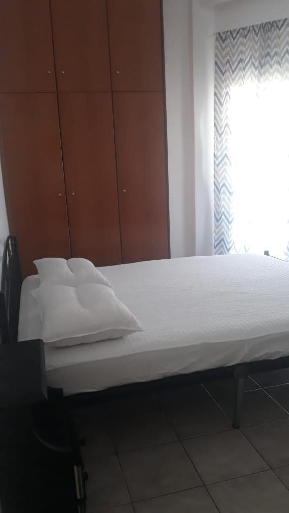 Central Apartments Eretria Екстер'єр фото