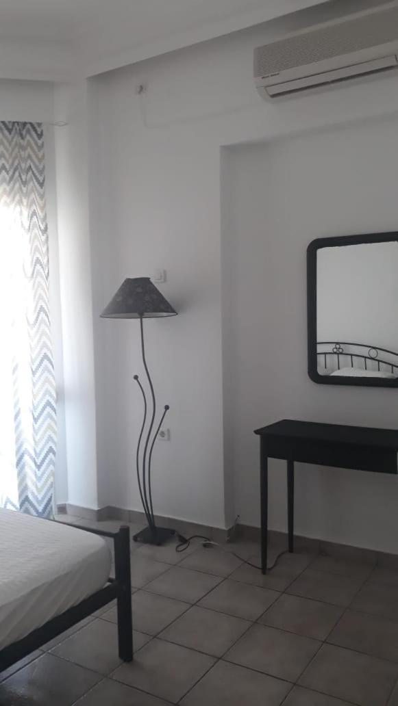 Central Apartments Eretria Екстер'єр фото