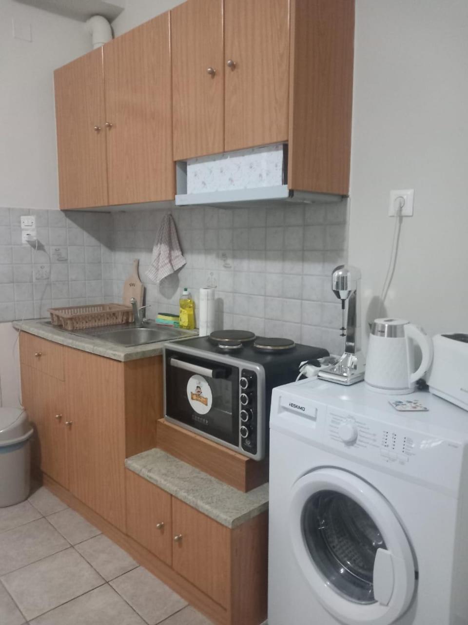 Central Apartments Eretria Екстер'єр фото