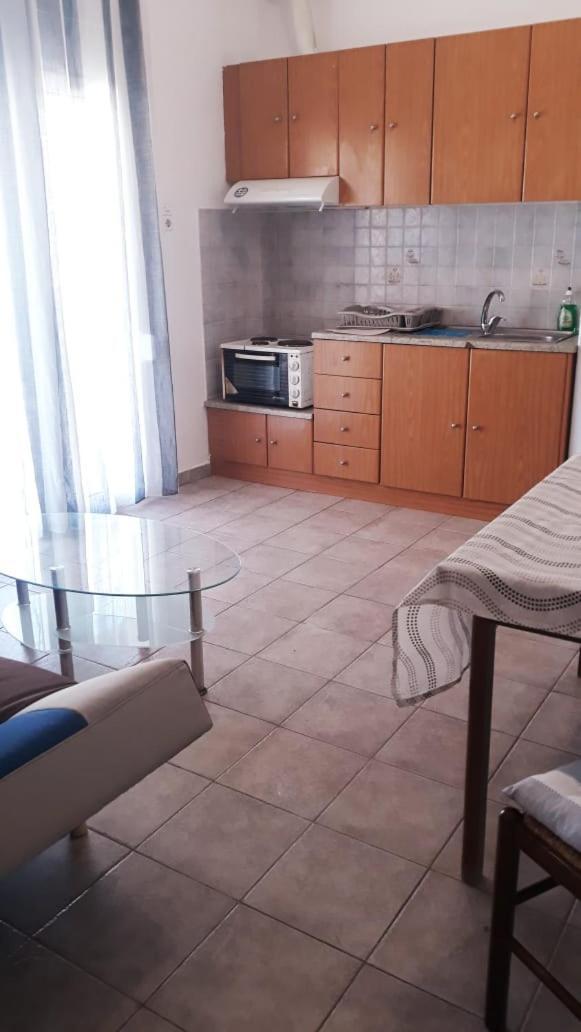 Central Apartments Eretria Екстер'єр фото