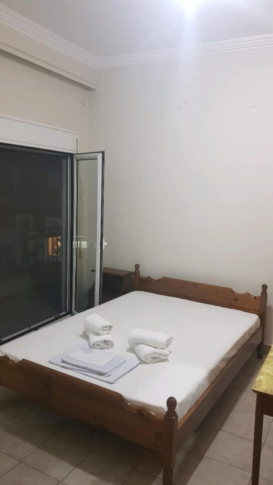 Central Apartments Eretria Екстер'єр фото