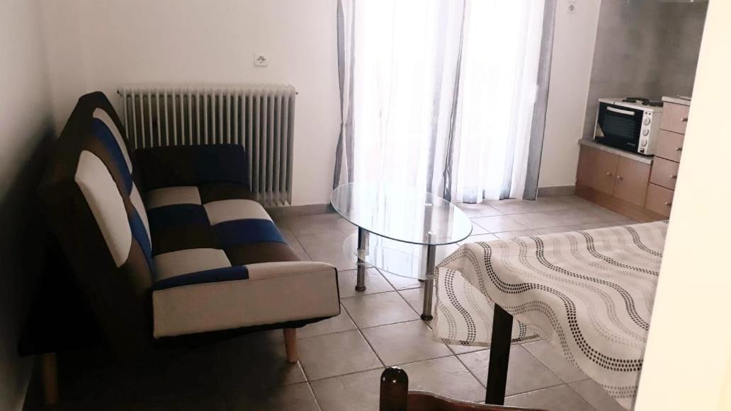 Central Apartments Eretria Екстер'єр фото